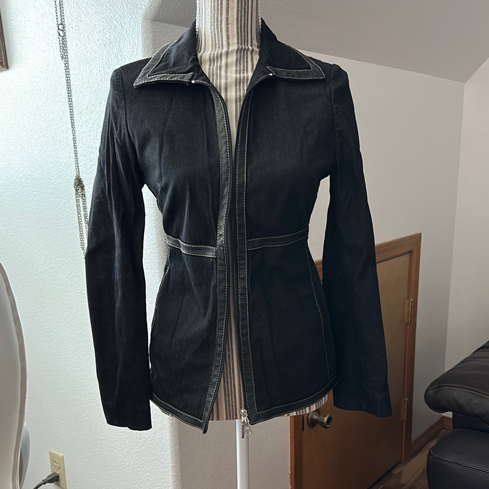 Peter Nygard Black Jean Jacket Fitted Silhouette